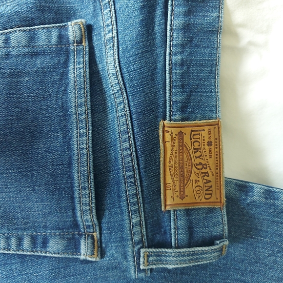 Woman's Lucky Brand size 27 jeans - Picture 7 of 8